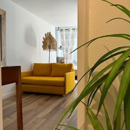 Petit Maison A La 아파트